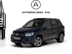 Mörkblå (blå) Begagnad 2016 VW Tiguan Sportline SUV | 179 900 kr (Superpris)
