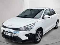 Vit Begagnad 2022 Kia Rio | 90 000 kr (Superpris)