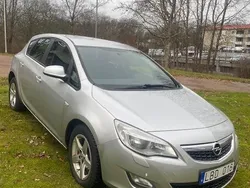 Grå Begagnad 2011 Opel Astra Enjoy Halvkombi | 33 000 kr (Marknadspris)