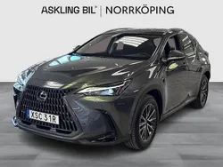 Grå Begagnad 2024 Lexus NX350h SUV | 439 000 kr (Marknadspris)