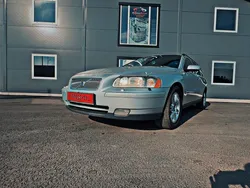 Ljusgrå (grå) Begagnad 2006 Volvo V70 Kinetic Kombi | 28 000 kr (Marknadspris)