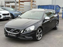 Svart Begagnad 2013 Volvo V60 R-Design Kombi | 169 700 kr (Marknadspris)