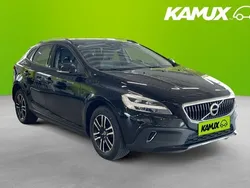 Svart Begagnad 2019 Volvo V40 CC Momentum Kombi | 194 800 kr (Marknadspris)