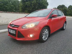 Röd Begagnad 2013 Ford Focus Titanium Halvkombi | 69 900 kr (Marknadspris)