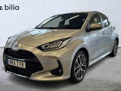 Silver Begagnad 2024 Toyota Yaris Hybrid Style Halvkombi | 319 900 kr