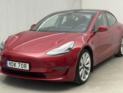 Röd Begagnad 2020 Tesla Model 3 Sedan | 210 000 kr (Marknadspris)