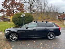 Svart Begagnad 2019 Volvo V90 Momentum Kombi | 250 000 kr (Marknadspris)