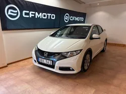 Vit Begagnad 2013 Honda Civic Sport Halvkombi | 99 900 kr (Marknadspris)