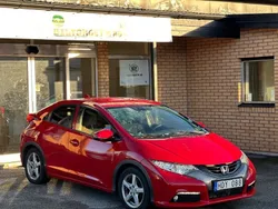 Röd Begagnad 2013 Honda Civic Lifestyle Halvkombi | 90 000 kr (Marknadspris)