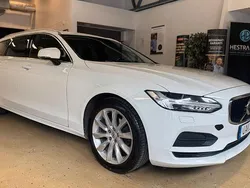Vit Begagnad 2018 Volvo V90 Momentum Kombi | 179 900 kr (Marknadspris)