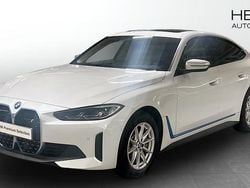 Vit (white) Begagnad 2023 BMW i4 Shadowline Sedan | 439 700 kr (Marknadspris)