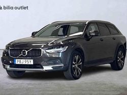 Grå Begagnad 2021 Volvo V90 CC Kombi | 339 900 kr (Marknadspris)