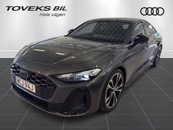 Grå (daytonagrå pärleffekt) Ny 2025 Audi A5 Sportback Sport Halvkombi | 770 100 kr