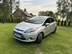 Silver Begagnad 2010 Ford Fiesta Halvkombi | 25 000 kr (Bra pris)
