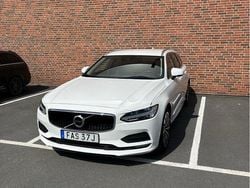 Vit Begagnad 2020 Volvo V90 Momentum Kombi | 230 000 kr (Bra pris)