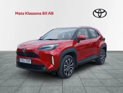 Röd Begagnad 2022 Toyota Yaris Cross SUV | 269 000 kr (Marknadspris)