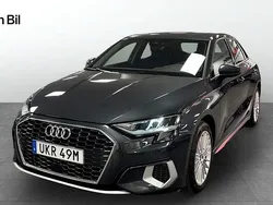 Mörkgrå Begagnad 2022 Audi A3 Sportback Advanced Plus Halvkombi | 259 900 kr (Marknadspris)