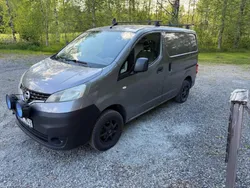 Grå Begagnad 2010 Nissan NV200 Van | 39 000 kr (Marknadspris)