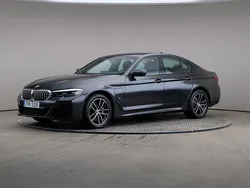Grå Begagnad 2021 BMW 530e M Sport Sedan | 325 000 kr (Bra pris)