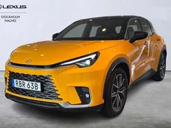 Gul Ny 2024 Lexus LBX SUV | 369 900 kr (Marknadspris)