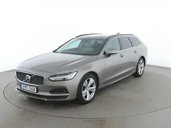 Grå Begagnad 2022 Volvo V90 Momentum Kombi | 369 000 kr (Marknadspris)