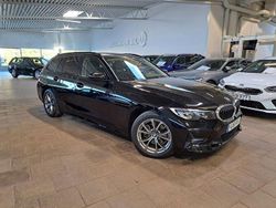 Svart Begagnad 2021 BMW 320 Sport Line Kombi | 268 000 kr (Bra pris)