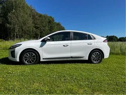 Vit Begagnad 2020 Hyundai Ioniq Trend Sedan | 175 000 kr (Marknadspris)