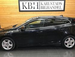 Svart Begagnad 2013 Volvo V40 Summum Halvkombi | 119 900 kr (Marknadspris)