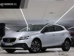 Silver Begagnad 2017 Volvo V40 Momentum SUV | 169 900 kr (Marknadspris)