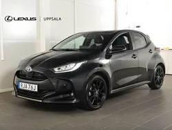 Svart Begagnad 2023 Toyota Yaris Hybrid Style Halvkombi | 248 900 kr (Marknadspris)