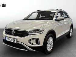 Grå (ascot grey) Begagnad 2022 VW T-Roc Life SUV | 289 900 kr (Lite dyr)