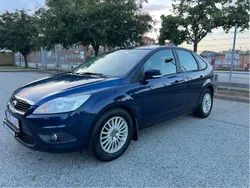 Blå Begagnad 2011 Ford Focus Halvkombi | 27 900 kr (Marknadspris)