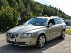 Ljusbrun (seashell metallic) Begagnad 2015 Volvo V70 Kombi | 129 800 kr (Marknadspris)