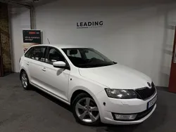 Vit Begagnad 2015 Skoda Rapid Halvkombi | 69 900 kr (Marknadspris)