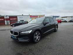 Svart Begagnad 2018 Volvo V60 Momentum Kombi | 199 200 kr (Marknadspris)