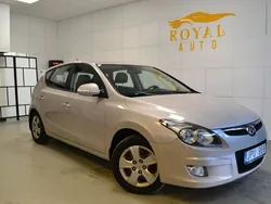 Ljusbrun (brun) Begagnad 2009 Hyundai i30 Halvkombi | 48 900 kr (Lite dyr)