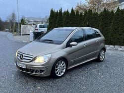 Ljusbrun Begagnad 2006 Mercedes B180 Minibuss | 39 900 kr (Marknadspris)