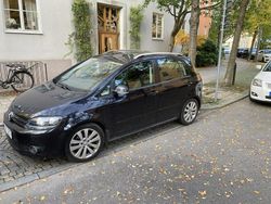 Svart Begagnad 2011 VW Golf Plus Cross Minibuss | 49 000 kr (Marknadspris)
