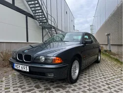 Grå Begagnad 2000 BMW 528 Sedan | 77 000 kr
