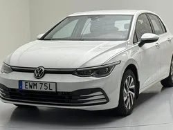 Vit Begagnad 2021 VW Golf VIII | 278 000 kr