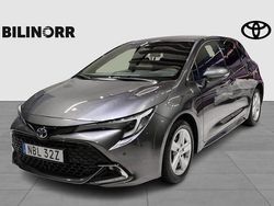 Grå Begagnad 2024 Toyota Corolla Style Halvkombi | 279 900 kr (Marknadspris)