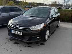 Svart Begagnad 2014 Citroën C4 Halvkombi | 77 990 kr (Marknadspris)