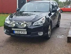 Svart Begagnad 2011 Subaru Outback SUV | 35 000 kr (Bra pris)