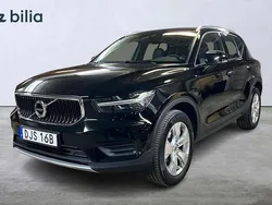 Svart Begagnad 2022 Volvo XC40 Momentum SUV | 309 900 kr (Marknadspris)