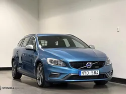 Blå (blå metallic) Begagnad 2014 Volvo V60 R-Design Momentum Kombi | 109 900 kr (Dyr)