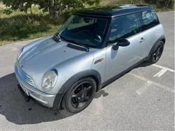 Grå Begagnad 2002 Mini Cooper Halvkombi | 28 000 kr