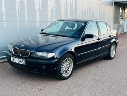 Blå Begagnad 2002 BMW 325 Sedan | 54 900 kr (Marknadspris)
