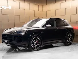 Svart Begagnad 2024 Porsche Cayenne S E-Hybrid SUV | 1 399 000 kr (Superpris)
