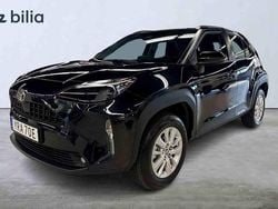 Svart Begagnad 2025 Toyota Yaris Cross Active SUV | 289 900 kr (Bra pris)