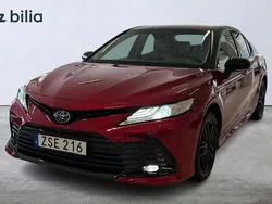 Röd Begagnad 2021 Toyota Camry Hybrid Executive Sedan | 349 900 kr (Lite dyr)